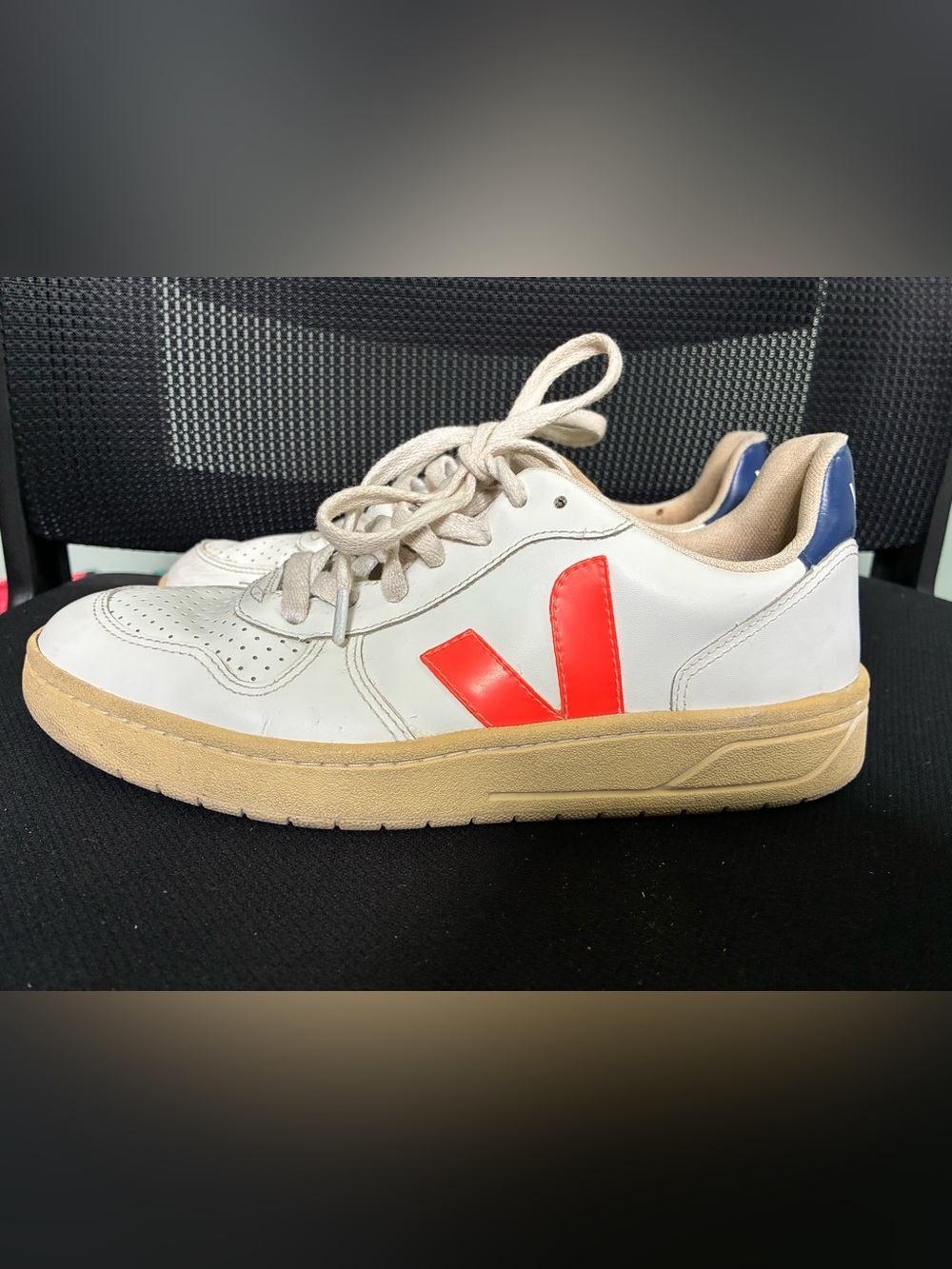 Veja V-10 leather sneakers white orange fluo logo and navy blue Size 8 Men